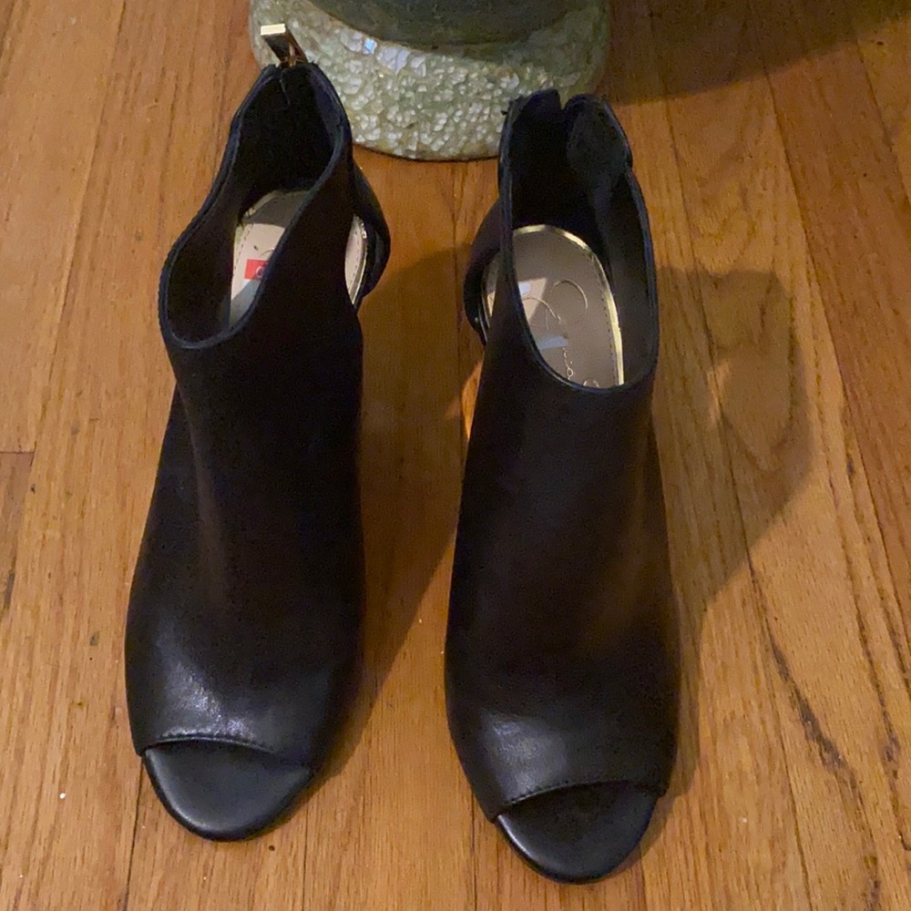 Beautiful leather Jessica Simpson wedges